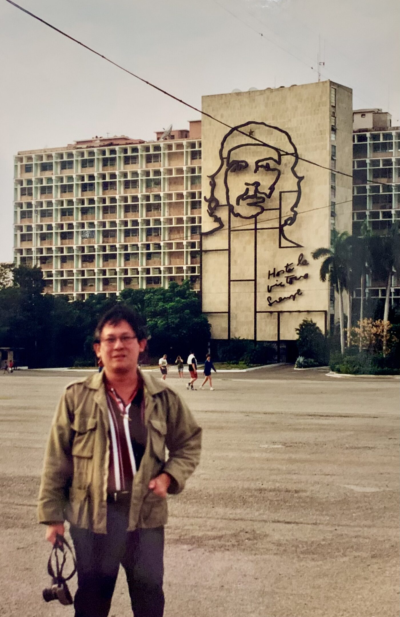 Portrait with Che, Cuba, 2000